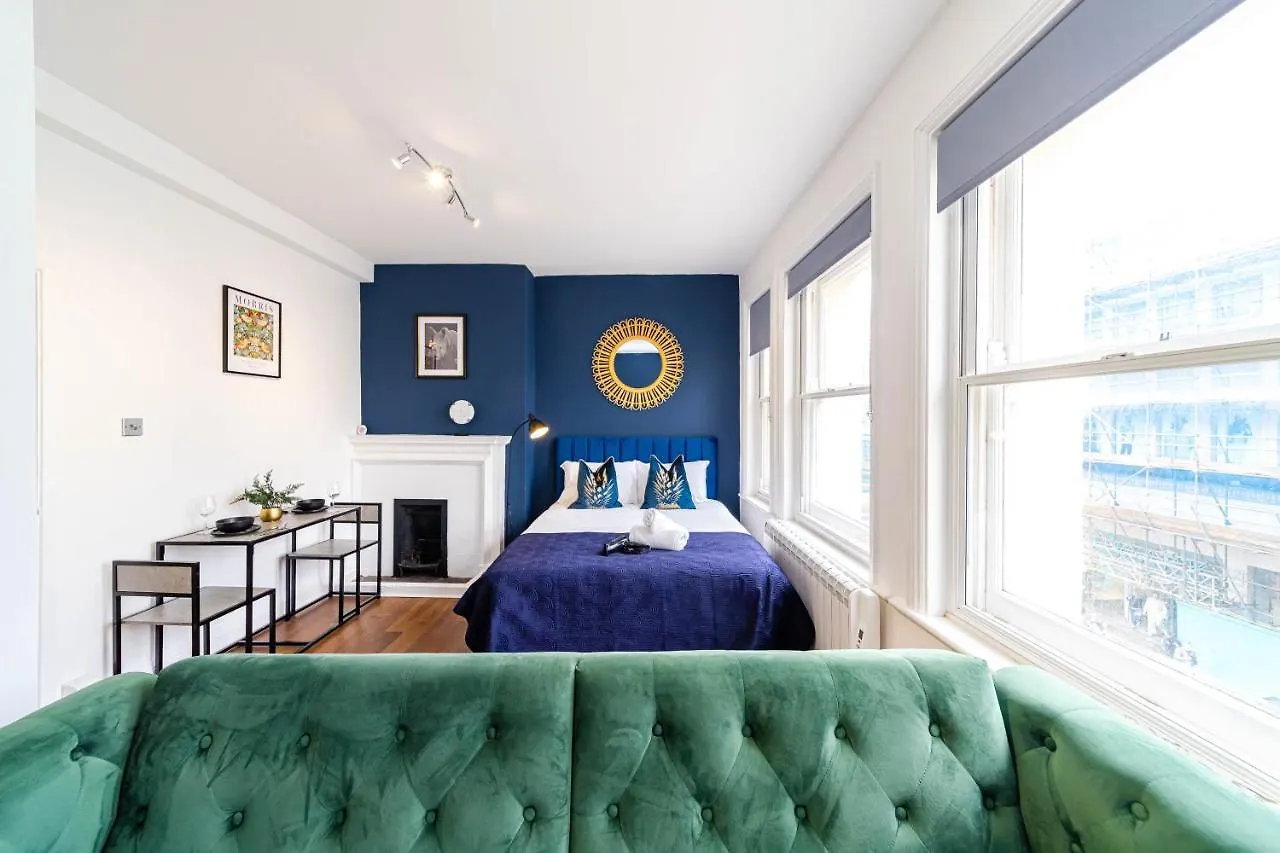 Super Central Studio Apartment I Next To Brighton Beach & Shopping Centre I King Size Bed I Sleep 3 0*,  United Kingdom