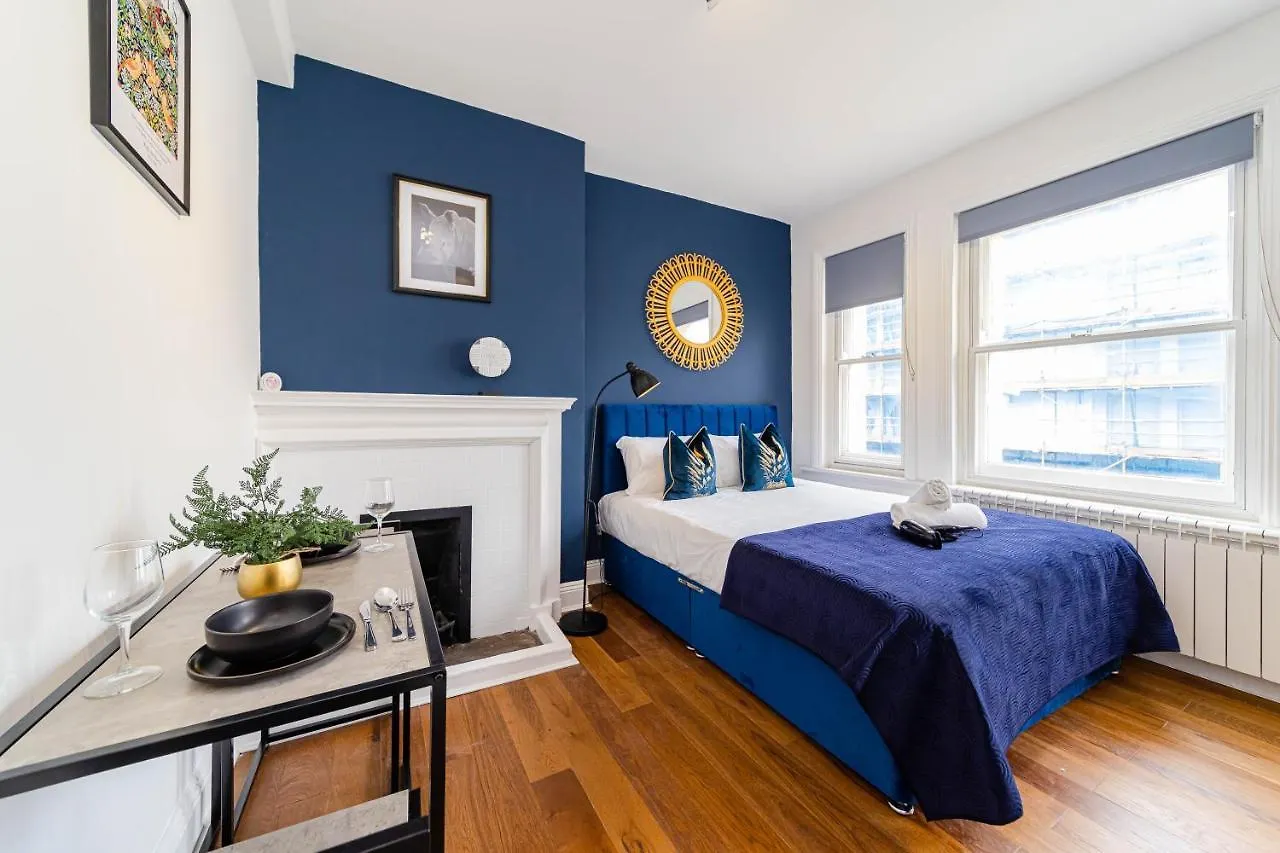 Super Central Studio Apartment I Next To Brighton Beach & Shopping Centre I King Size Bed I Sleep 3